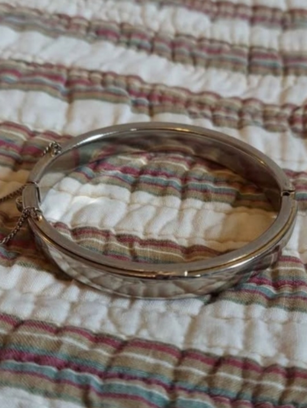 Vintage Silver-Tone Hinged Bangle Bracelet With Safety Chain